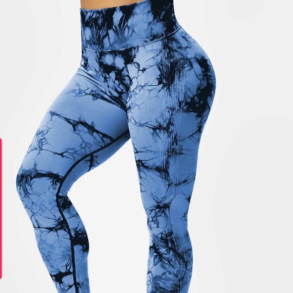 Yeoreo Professional Blue and Black Tie-Dye Leggings. - Picture 3 of 6
